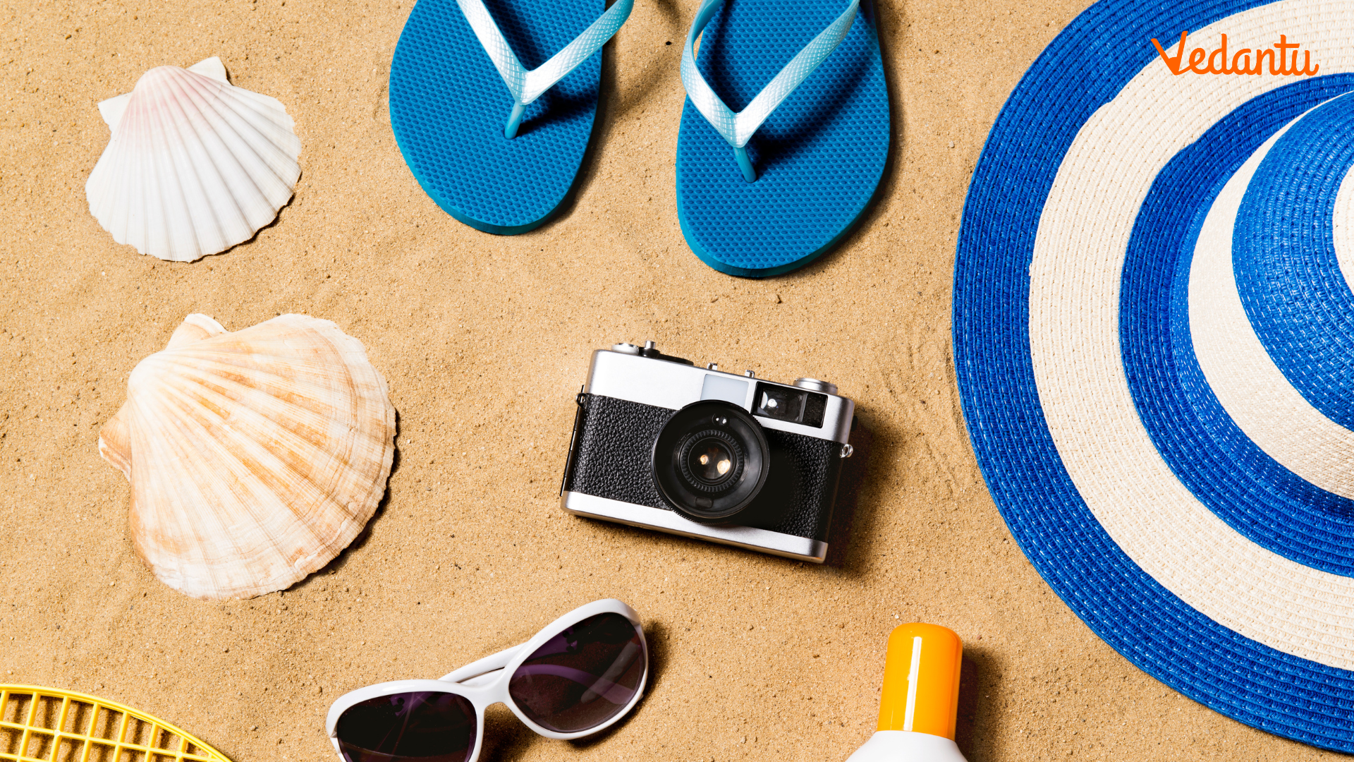 10 Essential Things to Carry and Use in Summer Season