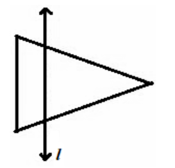 त्रिभुज की आकृति जिसमें l सममित रेखा है